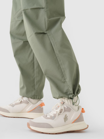 Spodnie casual parachute oversize damskie 4F 4FRSS24TTROF1330-44S