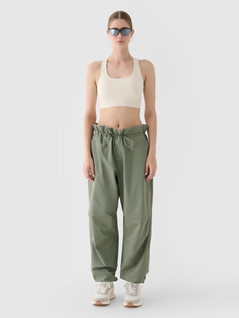 Spodnie casual parachute oversize damskie 4F 4FRSS24TTROF1330-44S